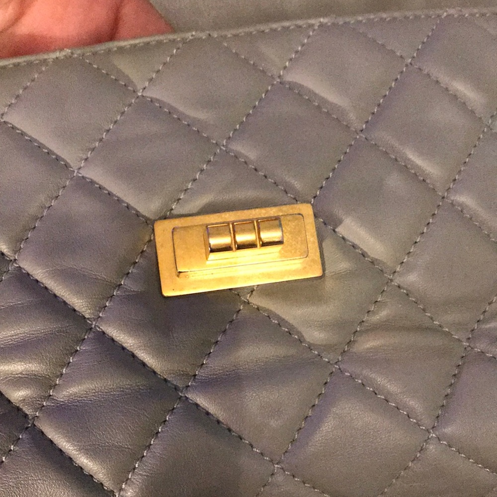 Authentic Chanel calfskin bag - Picture 4 of 11